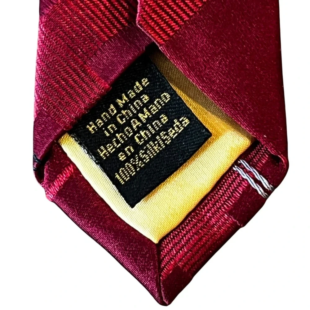Donald J Trump Signature Collection Mens Neck Tie Red 100% Silk Luxury Gold Bar